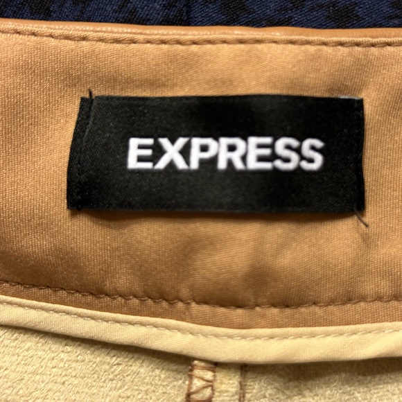 *New* Express Faux Leather Pants Size 6R - Picture 3 of 4